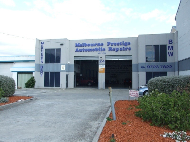 24 Lacey Street, Croydon VIC 3136