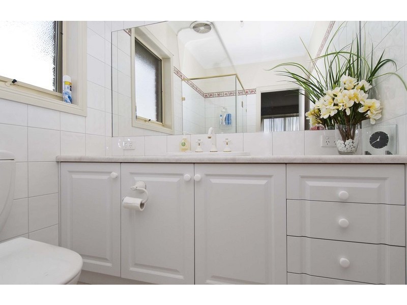 27 Nolan Avenue, Mooroolbark VIC 3138
