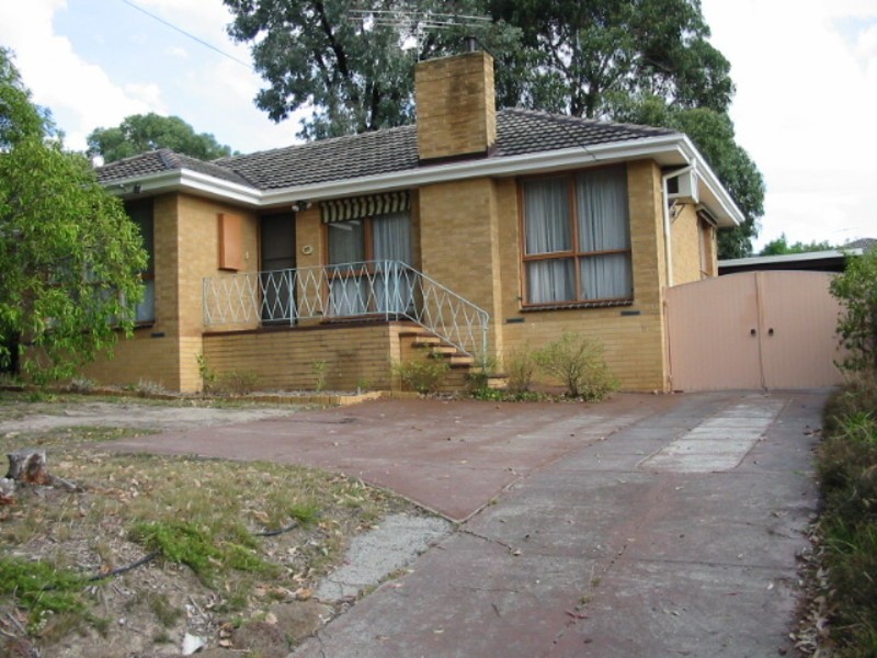 27 Bellara Drive, Mooroolbark VIC 3138