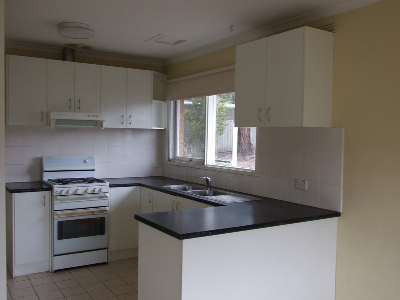 27 Bellara Drive, Mooroolbark VIC 3138