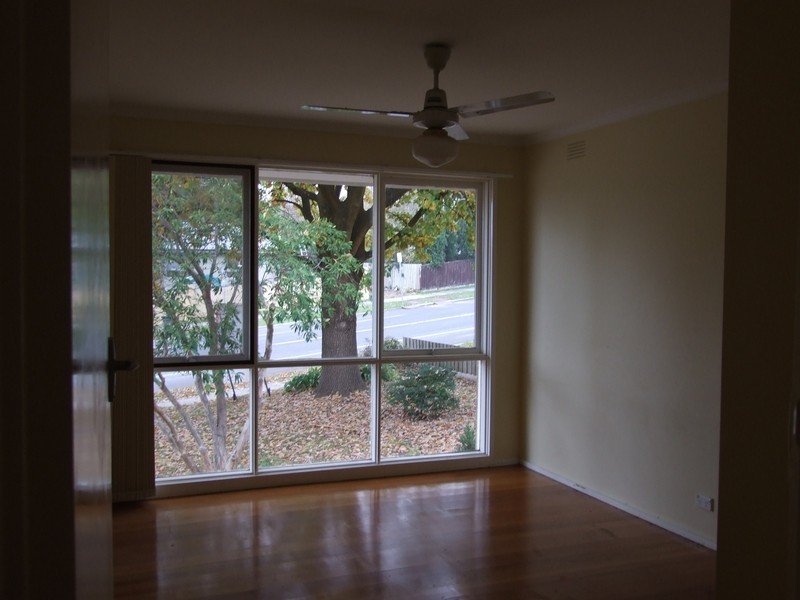 27 Bellara Drive, Mooroolbark VIC 3138