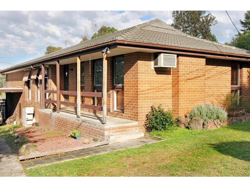 6 Alawara Drive, Mooroolbark VIC 3138