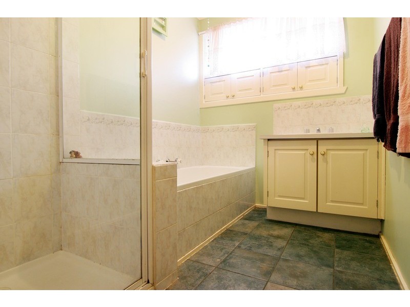 6 Alawara Drive, Mooroolbark VIC 3138