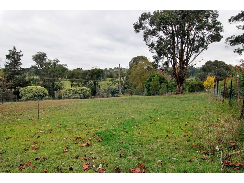 85 Walker Road, Seville VIC 3139