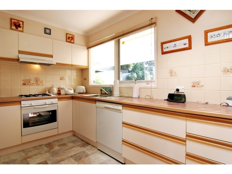 6 Kalimna Street, Mooroolbark VIC 3138