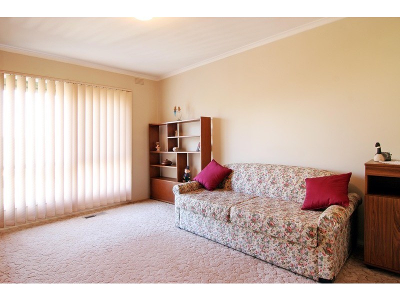 6 Kalimna Street, Mooroolbark VIC 3138