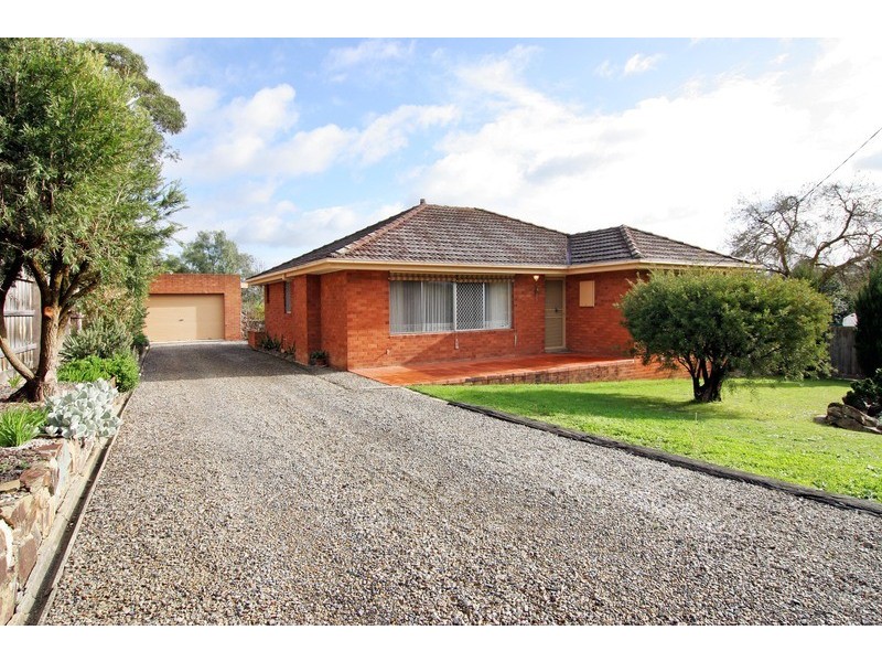 6 Bridges Avenue, Mooroolbark VIC 3138