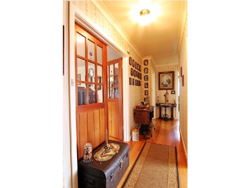 6 Bridges Avenue, Mooroolbark VIC 3138