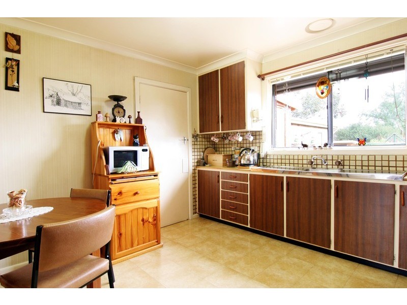 6 Bridges Avenue, Mooroolbark VIC 3138