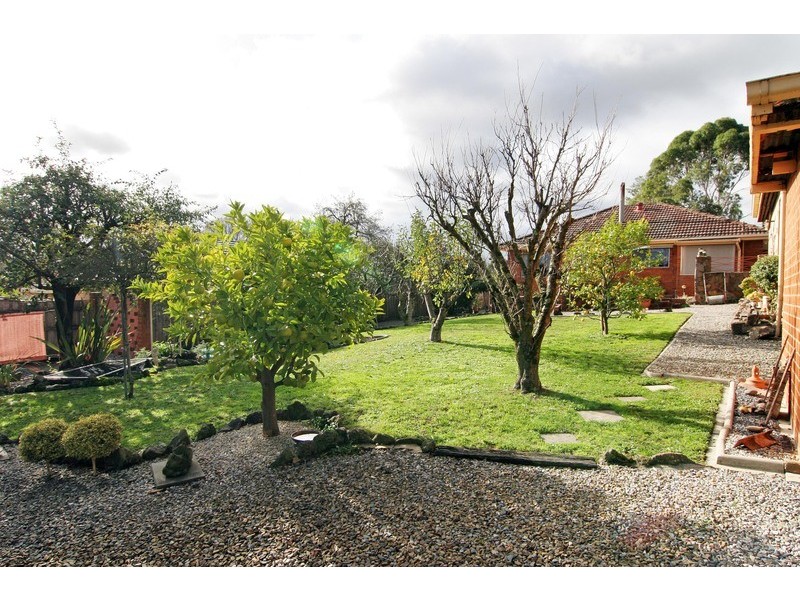 6 Bridges Avenue, Mooroolbark VIC 3138