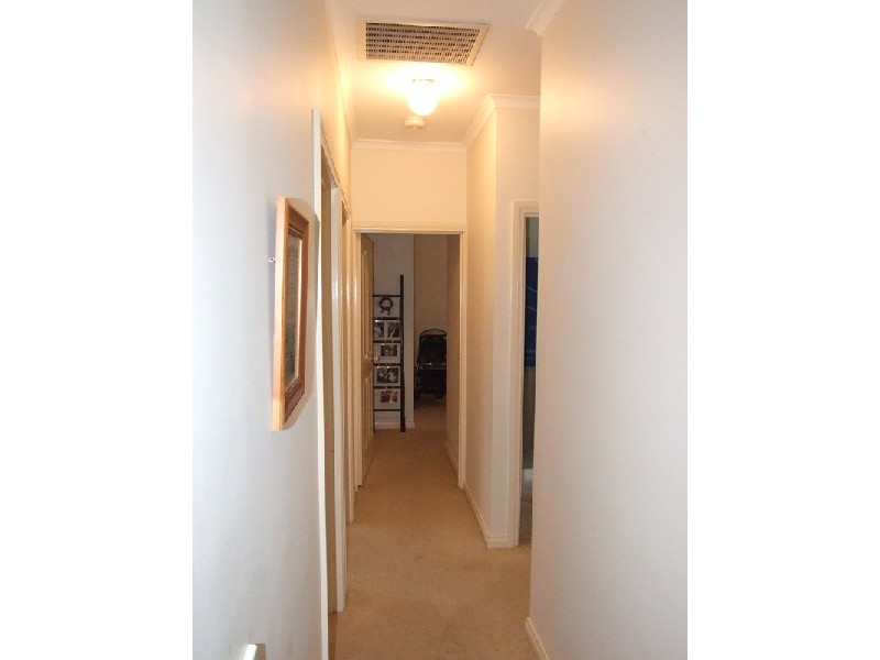 1/16 Mountain View Road, Kilsyth VIC 3137