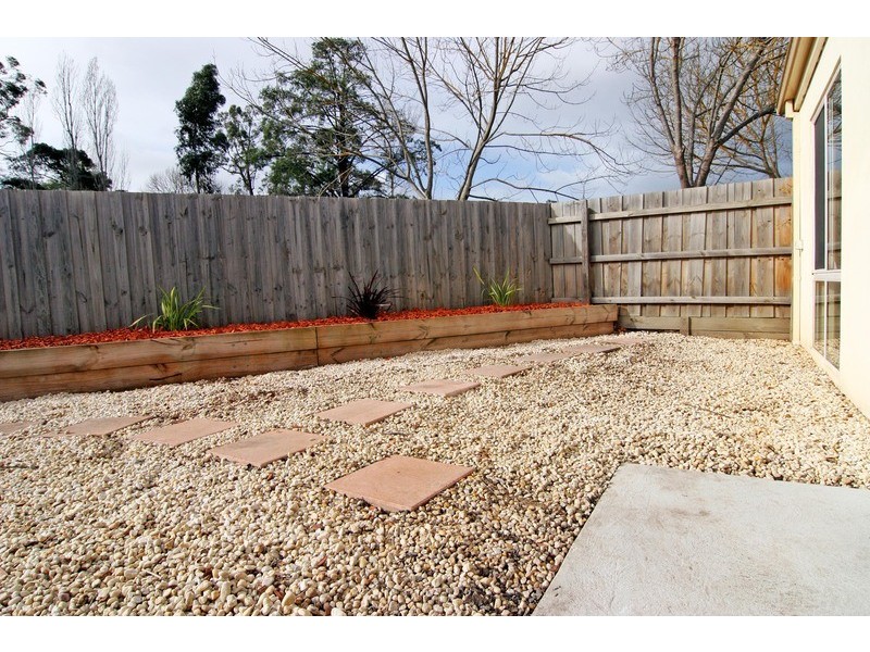 2/15 Anglo Court, Mooroolbark VIC 3138