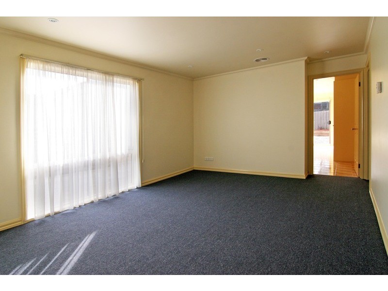 2/15 Anglo Court, Mooroolbark VIC 3138