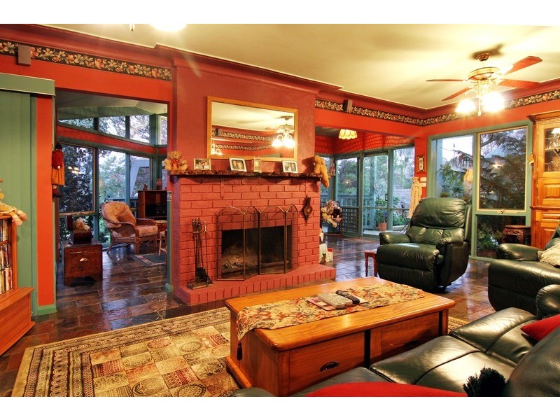 24 Harley Crescent, Mooroolbark VIC 3138