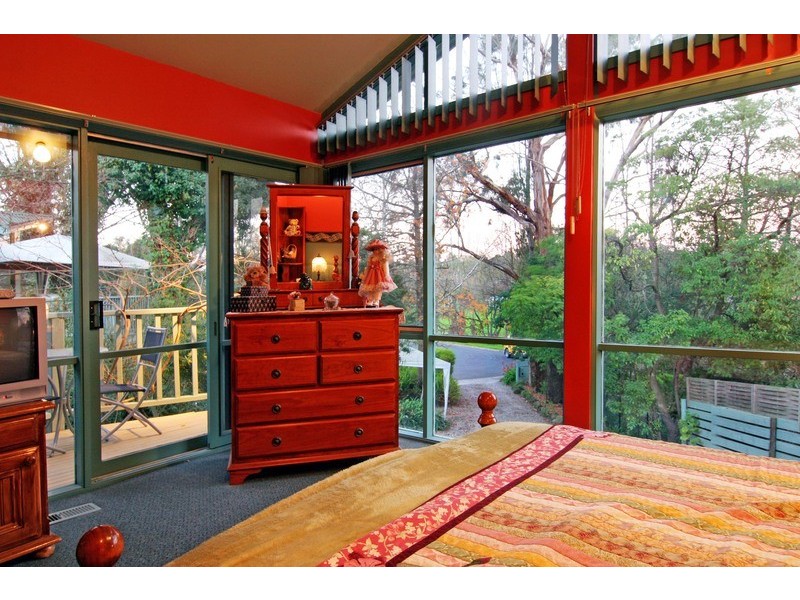 24 Harley Crescent, Mooroolbark VIC 3138