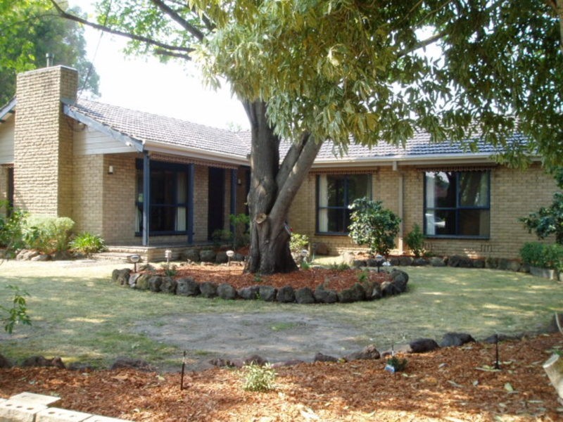 6 Lena Grove, Kilsyth VIC 3137