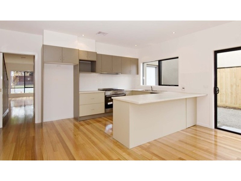 2/26 Bedford Road, Ringwood VIC 3134