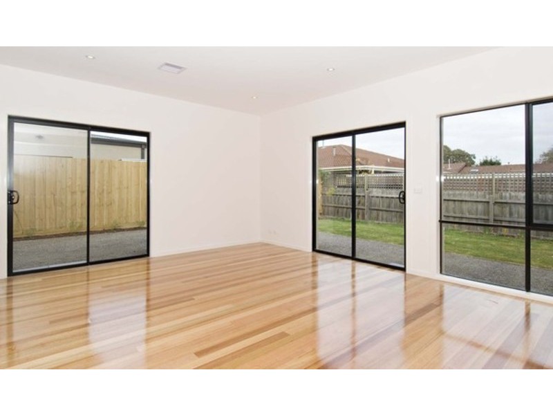 2/26 Bedford Road, Ringwood VIC 3134