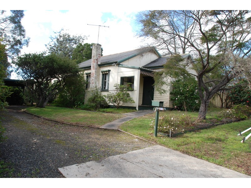 4 Haig Street, Croydon VIC 3136