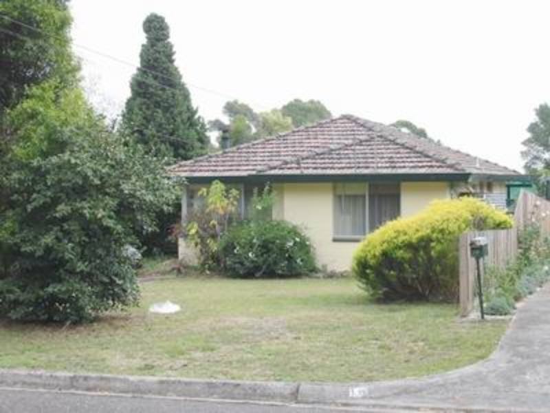 18 Chirnside Drive, Chirnside Park VIC 3116