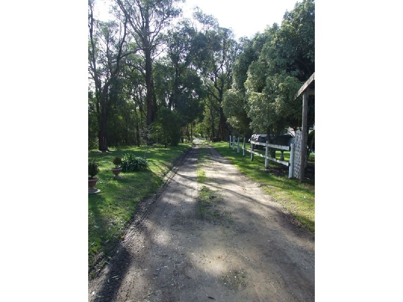 “Kalaw” Healesville-kooweerup Road, Cockatoo VIC 3781