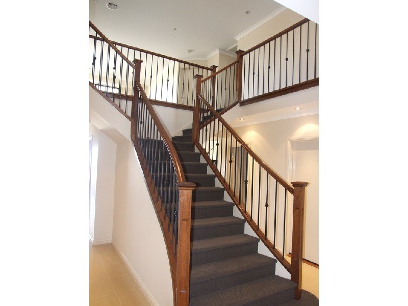 17 Kingston Way, Mooroolbark VIC 3138