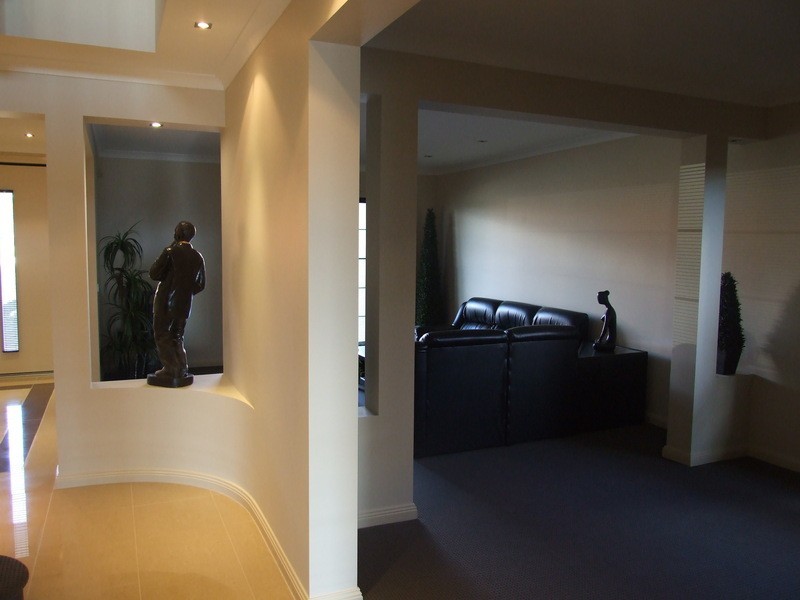 17 Kingston Way, Mooroolbark VIC 3138