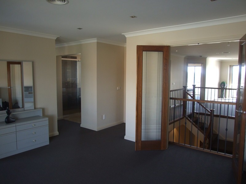 17 Kingston Way, Mooroolbark VIC 3138