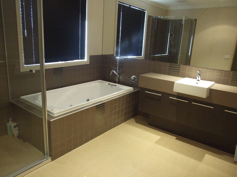 17 Kingston Way, Mooroolbark VIC 3138