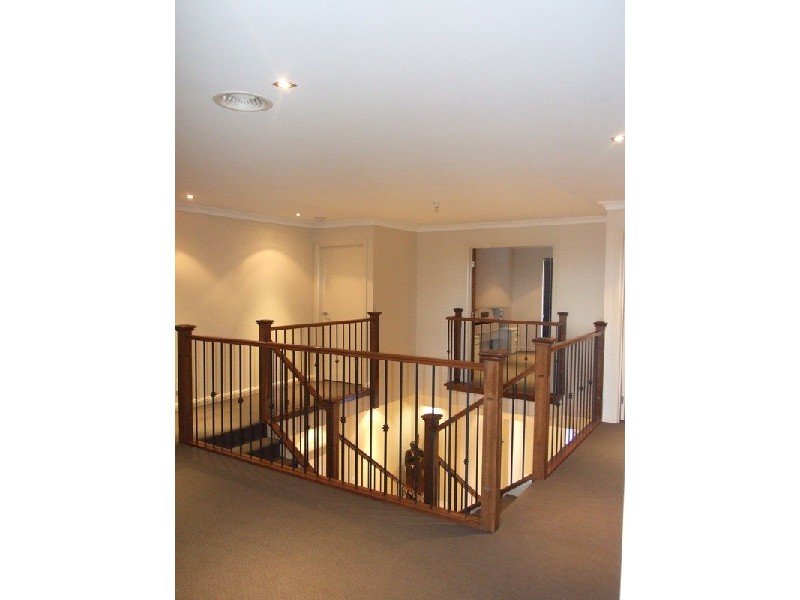 17 Kingston Way, Mooroolbark VIC 3138