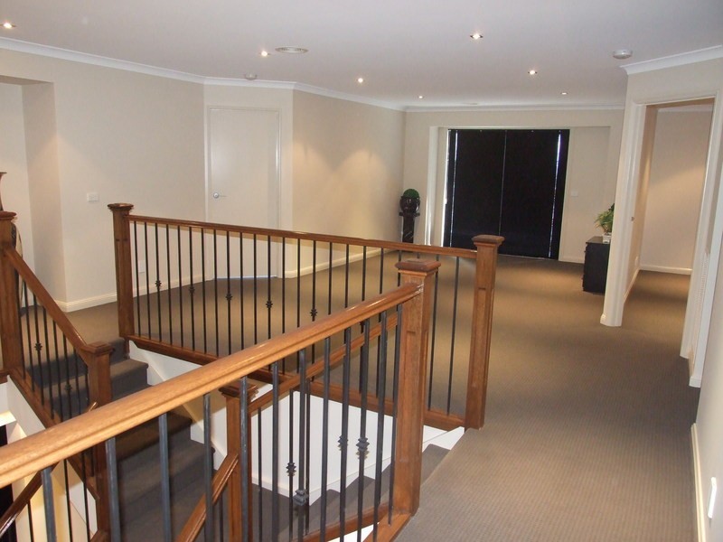 17 Kingston Way, Mooroolbark VIC 3138