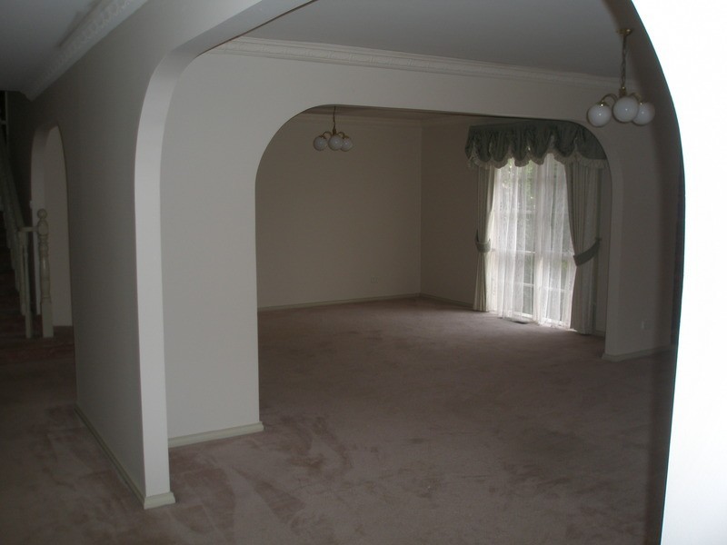 11 Kirkford Drive, Mooroolbark VIC 3138