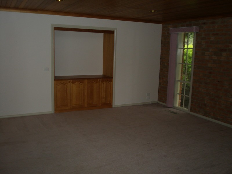 11 Kirkford Drive, Mooroolbark VIC 3138