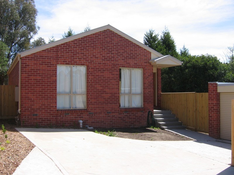 2/14 Anthony Drive, Chirnside Park VIC 3116