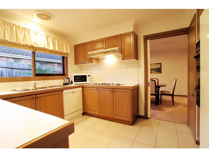 9 Greenbank Drive, Mooroolbark VIC 3138