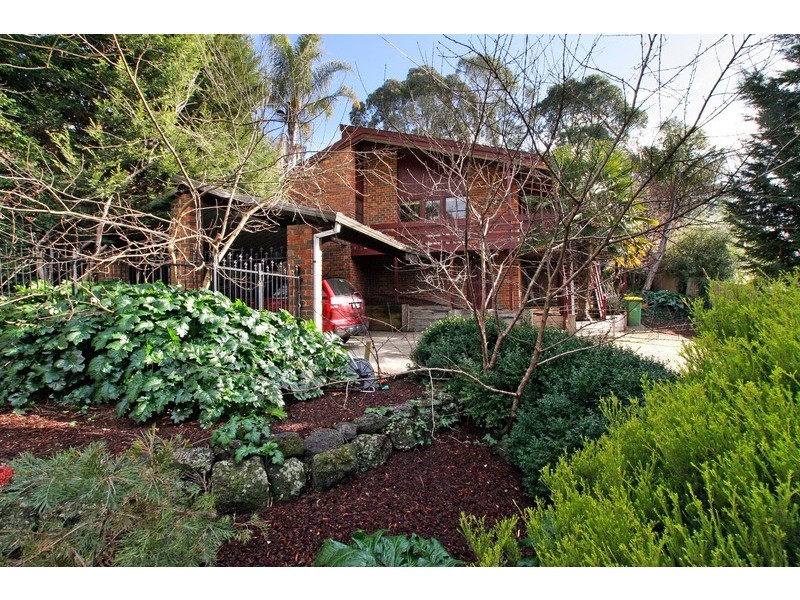 25 Lansell Road, Mooroolbark VIC 3138
