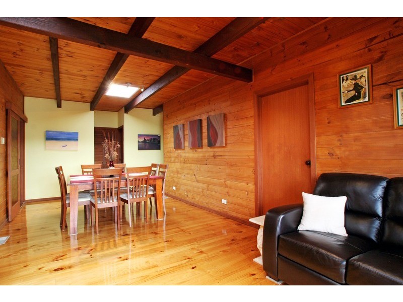 25 Lansell Road, Mooroolbark VIC 3138