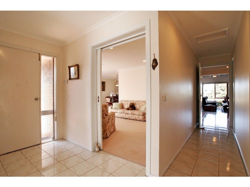 15 Statesman Crescent, Mooroolbark VIC 3138