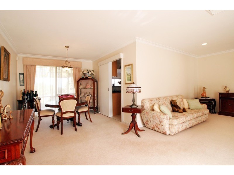 15 Statesman Crescent, Mooroolbark VIC 3138