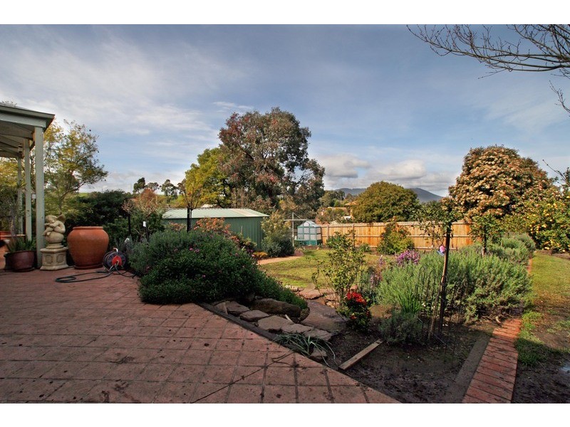 15 Statesman Crescent, Mooroolbark VIC 3138