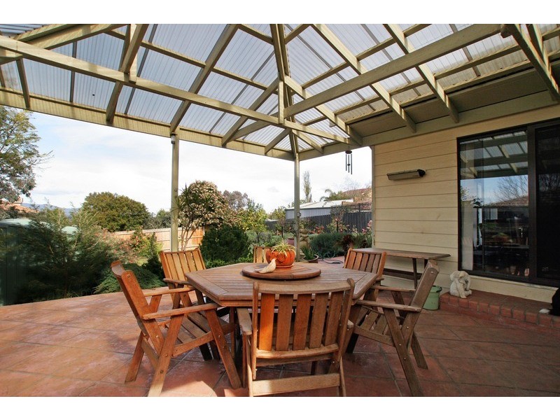 15 Statesman Crescent, Mooroolbark VIC 3138