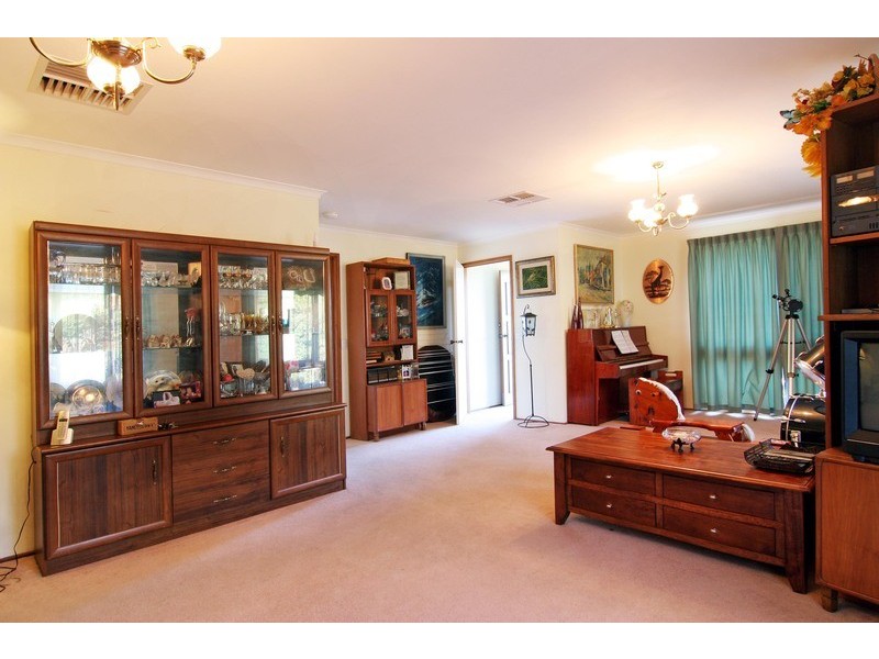 1 Landara Court, Mooroolbark VIC 3138