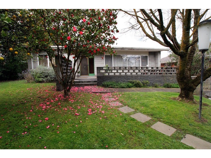 26 Sweetland Road, Mooroolbark VIC 3138