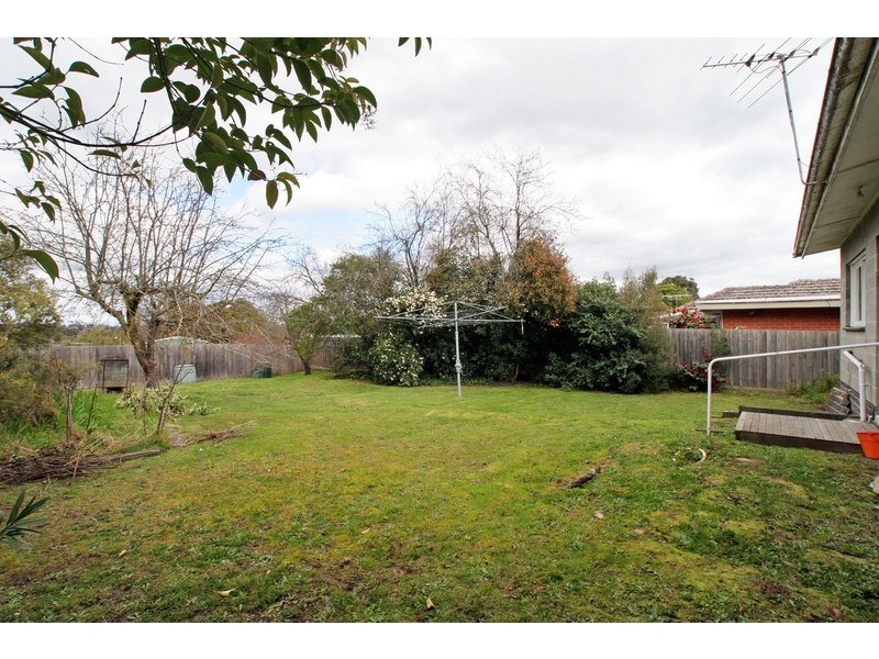 26 Sweetland Road, Mooroolbark VIC 3138