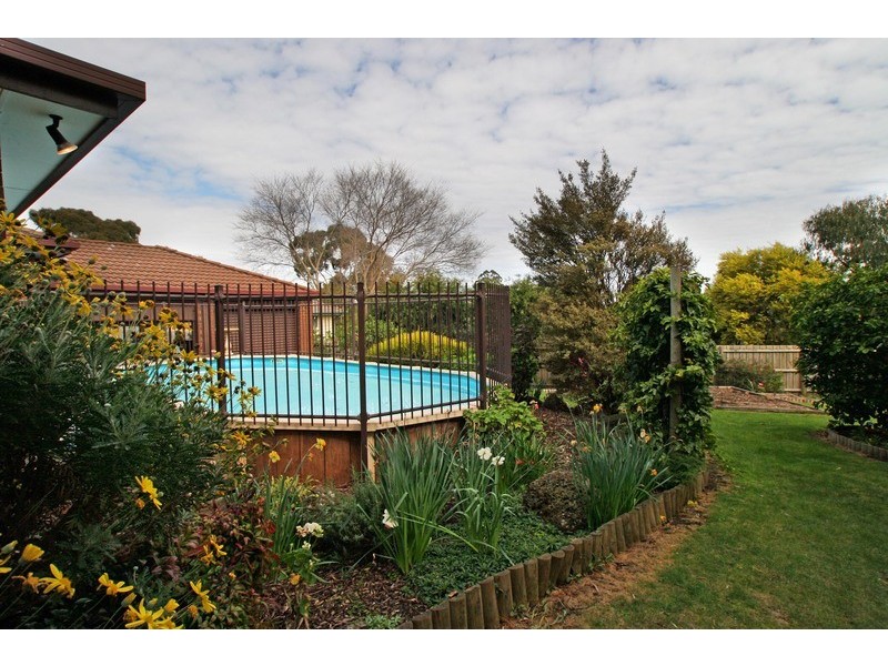 4 Heysen Court, Mooroolbark VIC 3138