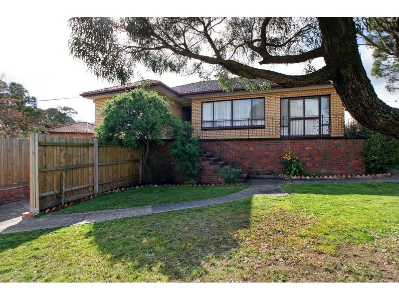 3/8 Churchill Road, Croydon VIC 3136