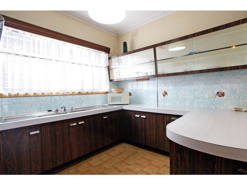 3/8 Churchill Road, Croydon VIC 3136