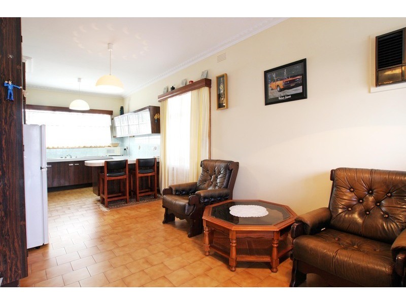 3/8 Churchill Road, Croydon VIC 3136