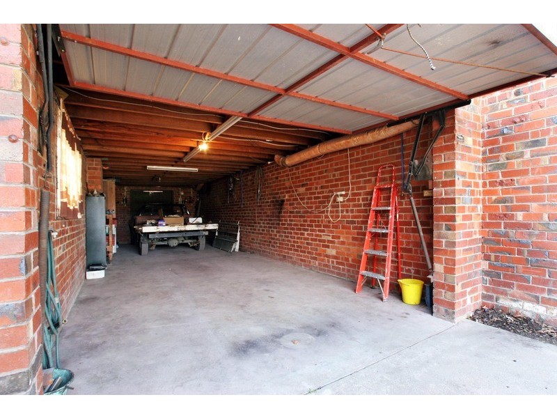 3/8 Churchill Road, Croydon VIC 3136