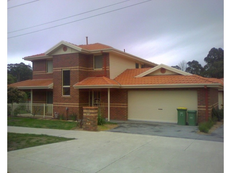 2/8 Devenish Avenue, Montrose VIC 3765